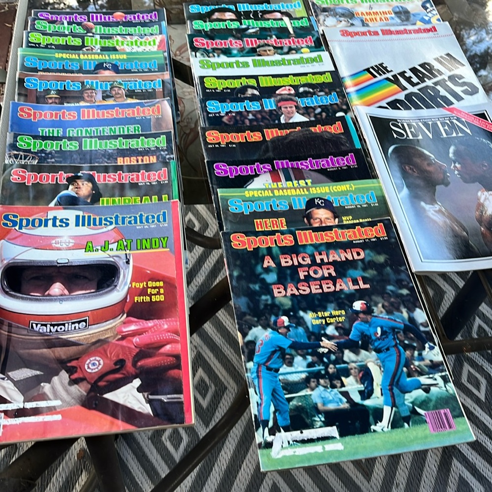 Vintage sports illustrated magazine in the 1981, 22 magazines in all